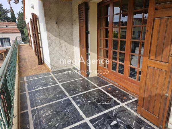 Appartement à SANARY-SUR-MER, 83110 - 6 pièces 184m²