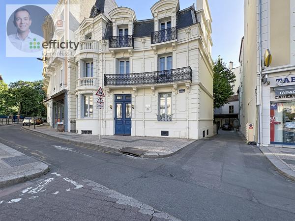 Immeuble
        
        - 315 m² 1 146 000 € *