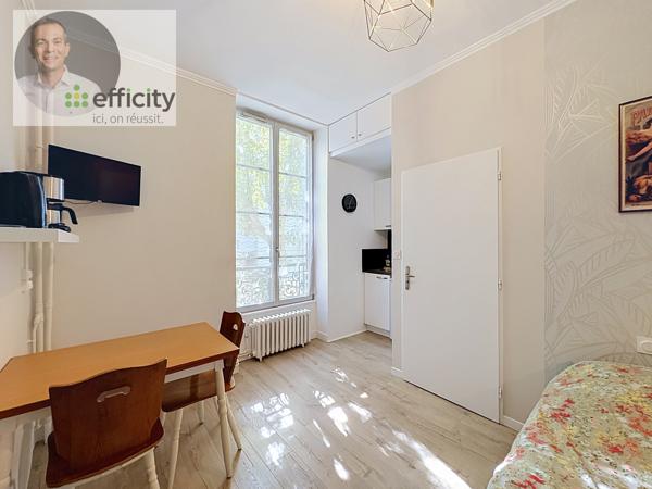 Immeuble
        
        - 315 m² 1 146 000 € *
