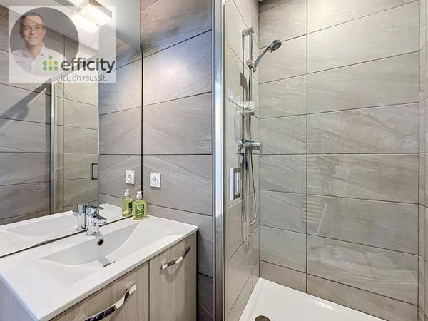 Immeuble
        
        - 315 m² 1 146 000 € *
