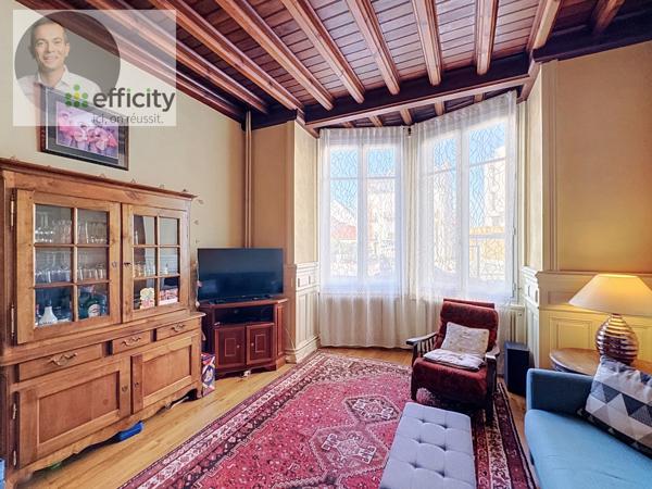 Immeuble
        
        - 315 m² 1 146 000 € *