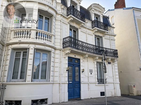 Immeuble
        
        - 315 m² 1 146 000 € *