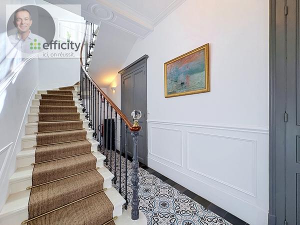 Immeuble
        
        - 315 m² 1 146 000 € *