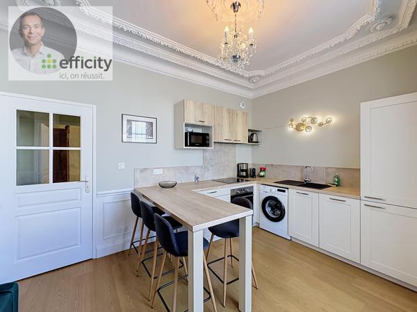 Immeuble
        
        - 315 m² 1 146 000 € *