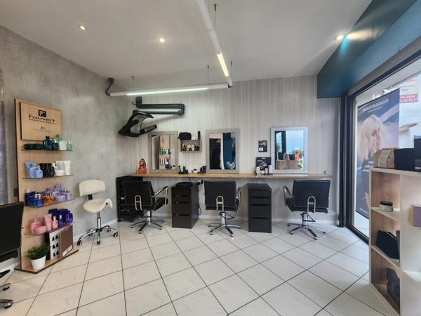 À vendre : Fonds de commerce – Salon de coiffure (61 000 €) - La Brée Les Bains - Île d’Oléron