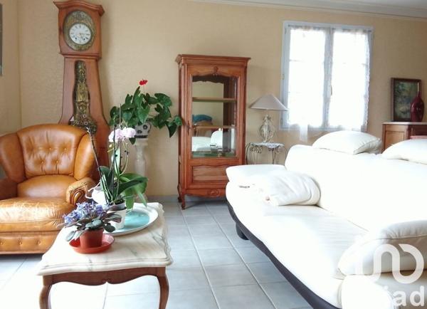 Maison traditionnelle 4 pièces de 116 m² à Bellevigny (85170)