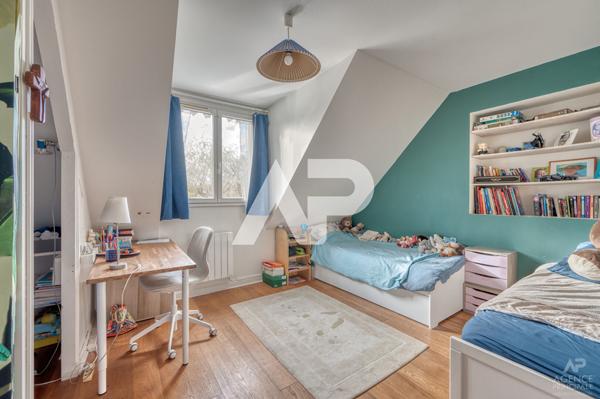Maison Rueil Malmaison 7 pièce(s) 266m² 1 290 000 € **  - Référence  19889