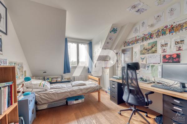 Maison Rueil Malmaison 7 pièce(s) 266m² 1 290 000 € **  - Référence  19889