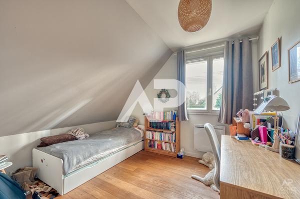Maison Rueil Malmaison 7 pièce(s) 266m² 1 290 000 € **  - Référence  19889