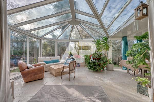Maison Rueil Malmaison 7 pièce(s) 266m² 1 290 000 € **  - Référence  19889