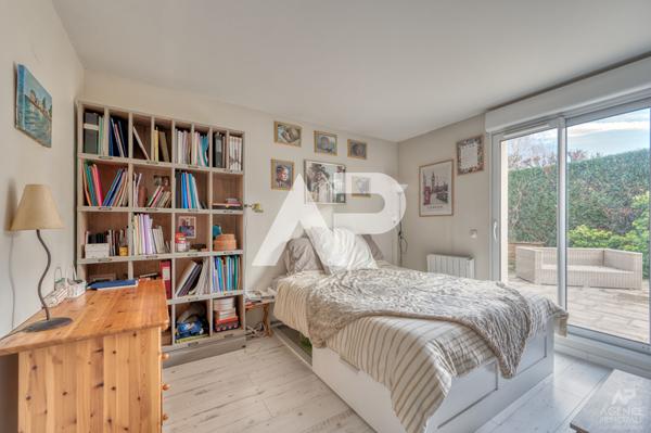 Maison Rueil Malmaison 7 pièce(s) 266m² 1 290 000 € **  - Référence  19889
