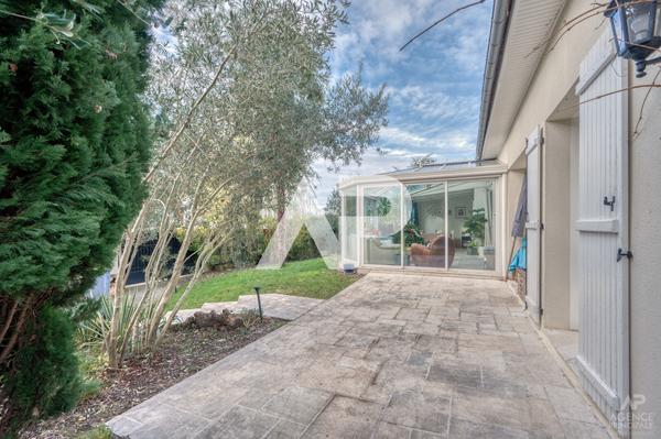 Maison Rueil Malmaison 7 pièce(s) 266m² 1 290 000 € **  - Référence  19889