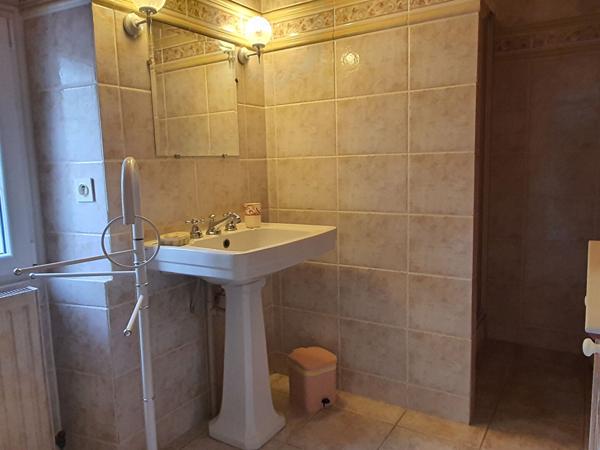 LONGÈRE RÉNOVÉE À VENDRE PROCHE DE SAINT AIGNAN SUR CHER