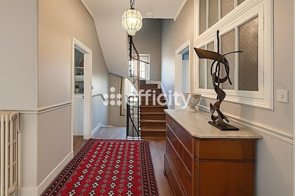 Maison 9 pièces - 304 m² Bien prestige