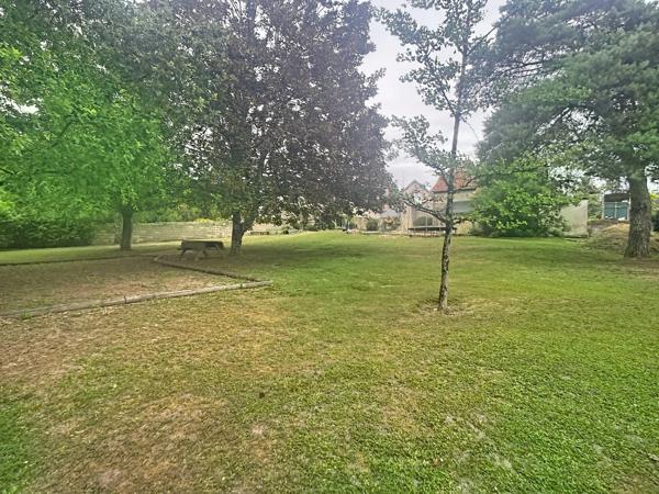 SAINT-ROCH – LE CHARME DES BELLES PIERRES DANS UN ÉCRIN DE VERDURE, maison de plus de 190 m2 habitables, 5 chambres