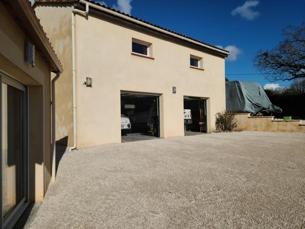 Au calme, maison, appartement, garages, piscine .
