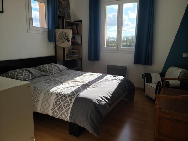 Au calme, maison, appartement, garages, piscine .