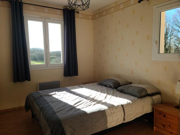 Au calme, maison, appartement, garages, piscine .