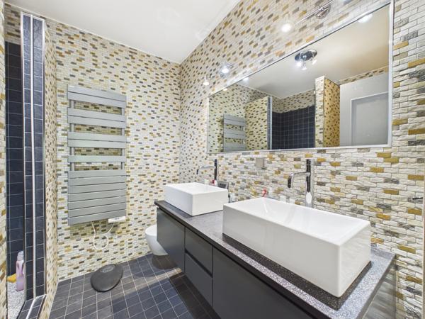 Le Chesnay-Rocquencourt – Appartement 134 m² - 5 pièces avec balcon de 43 m², cave et 2 parkings