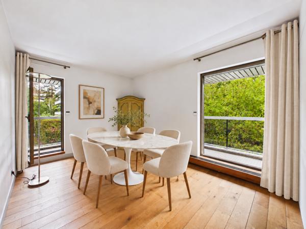 Le Chesnay-Rocquencourt – Appartement 134 m² - 5 pièces avec balcon de 43 m², cave et 2 parkings