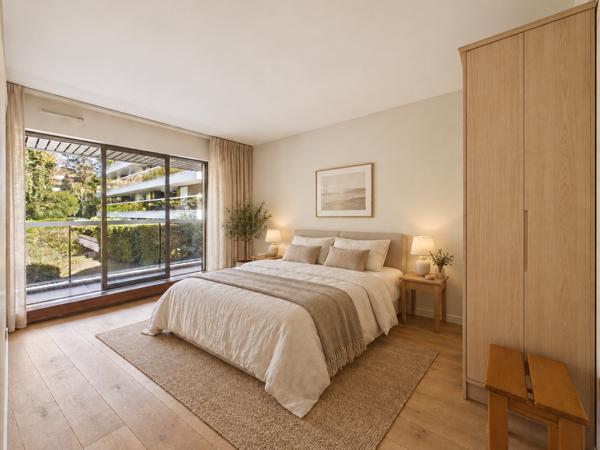 Le Chesnay-Rocquencourt – Appartement 134 m² - 5 pièces avec balcon de 43 m², cave et 2 parkings