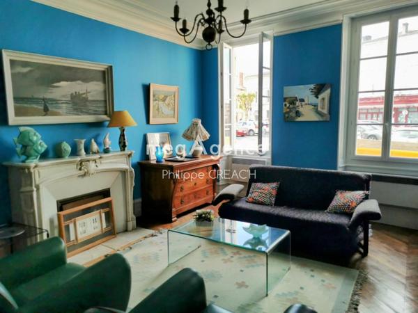 Maison à SAINT-JEAN-D'ANGELY, 17400 - 12 pièces 287m²