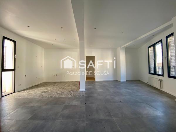 Appartement de 5 pièces avec 3 chambres en duplex inversé avec petit jardin