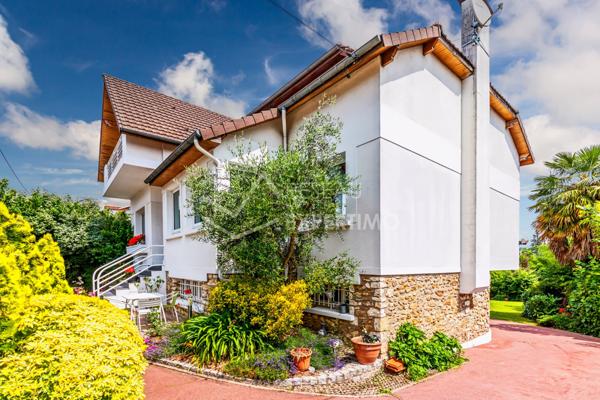 Eaubonne (95600) Eaubonne. Maison de 9 pièces proche gare.