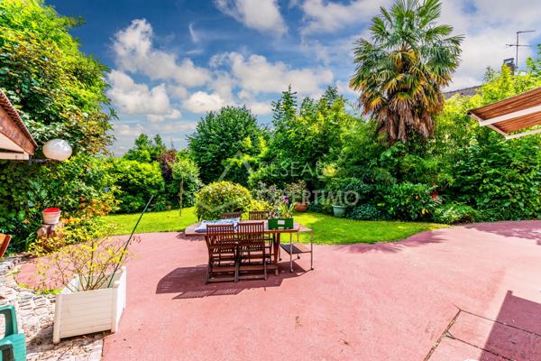 Eaubonne (95600) Eaubonne. Maison de 9 pièces proche gare.