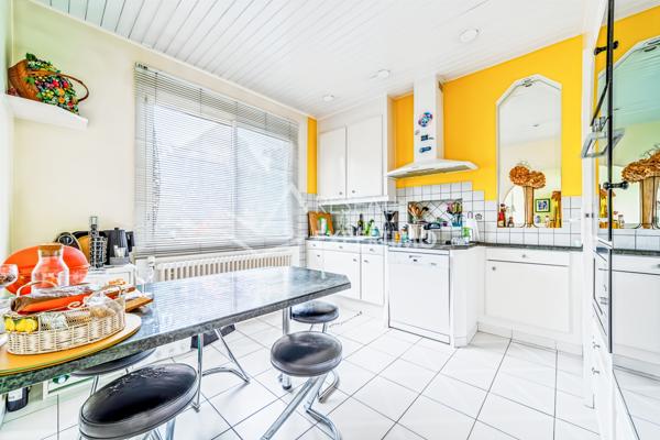 Eaubonne (95600) Eaubonne. Maison de 9 pièces proche gare.