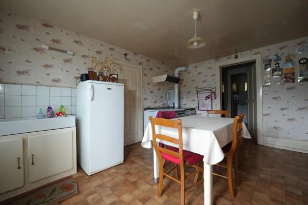 Maison 104m², 4 pièces, 3 chambres, dépendances,44760 m2 de terrain