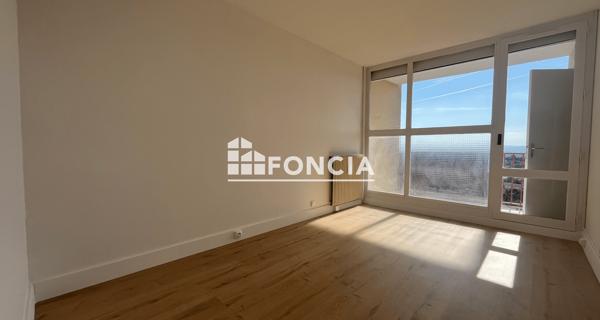 Location Appartement 3 pièces 69.79 m² - Villeneuve-lès-avignon 30400