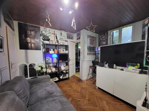 Marseille (13004) MAISON DE PLAIN PIED A RENOVER 3 PIECES SUR 160M2 DE TERRAIN