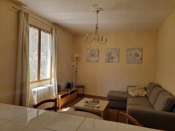 Appartement
                                                                                                                                                                                                                                                                                                                        3 pièce(s)                                                                                                                                                                                                          1 chambre(s)                                                                                                                                                                                                          43  m²
