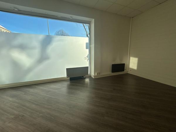 Local commercial hyper-centre