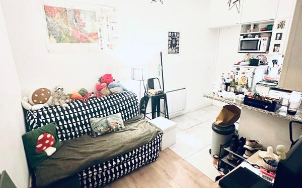 Appartement à vendre    3 pièces • 33,88 m2 Paris 17