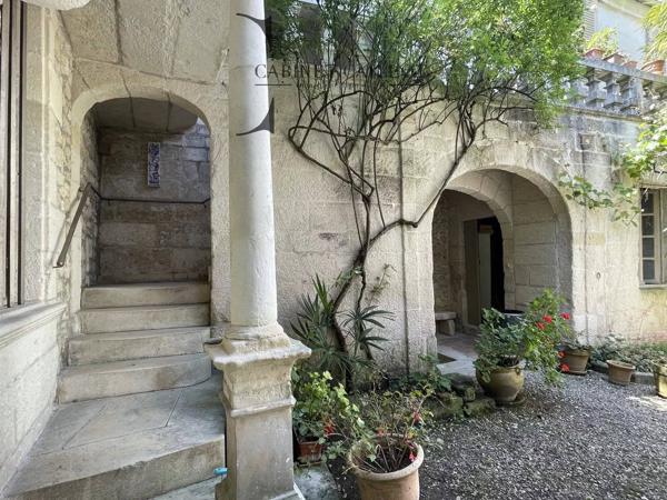 SUPERBE Hôtel particulier - Hyper Centre de SAINTES (réf.11530)