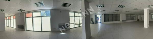 Local libre centre ville parking a proximite la Ciotat 207 m2