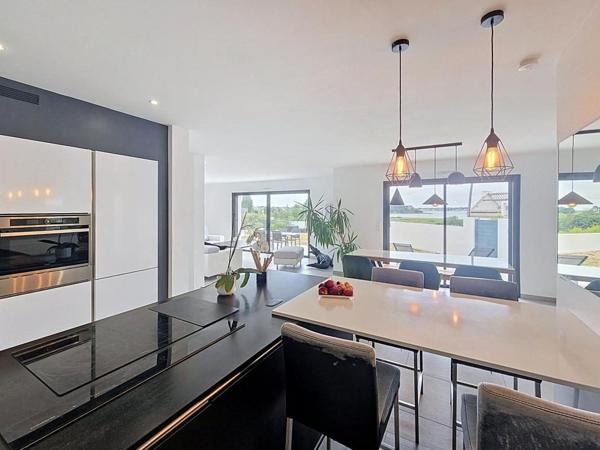 RIANTEC : Contemporaine de 2017 avec vue rade de Lorient