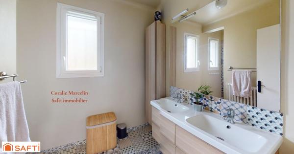 Maison traditionnelle avec beaucoup de charme et piscine