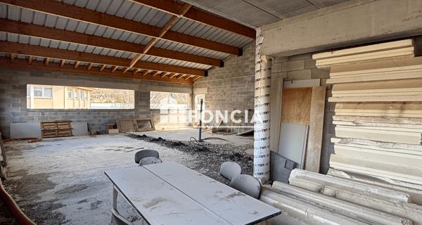 À vendre Local commercial 210 m² - Digne-les-bains 04000