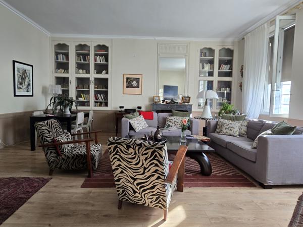 Appartement
                                                                                                                                                                                                                                                                                                                        4 pièce(s)                                                                                                                                                                                                          2 chambre(s)                                                                                                                                                                                                          88.05  m²