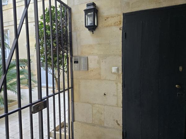Appartement
                                                                                                                                                                                                                                                                                                                        4 pièce(s)                                                                                                                                                                                                          2 chambre(s)                                                                                                                                                                                                          88.05  m²