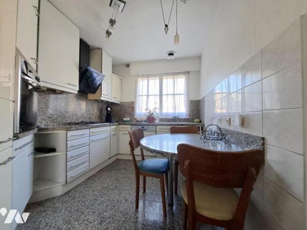 Pavillon individuel en retrait de rue