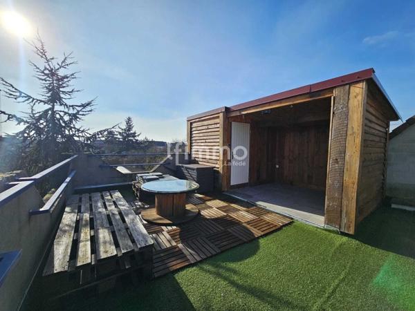 Appartement F3 avec terrasse en attique