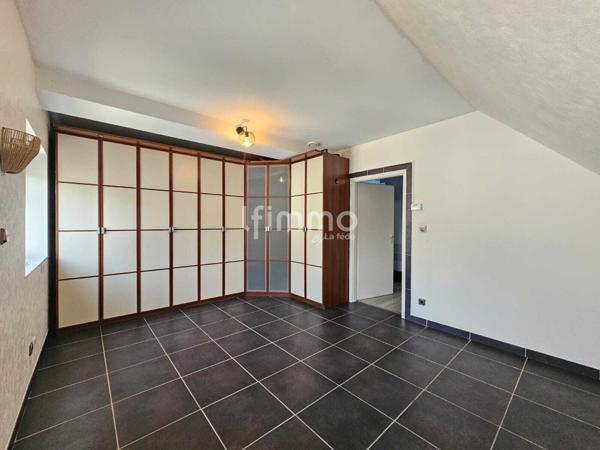 Appartement F3 avec terrasse en attique