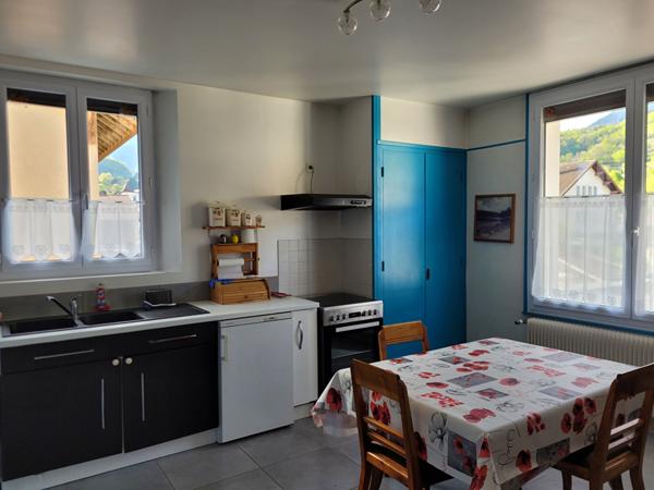 FAVERGES. APPARTEMENT DE 94.39M² AVEC CAVE ET GARAGE AU CENTRE VILLE