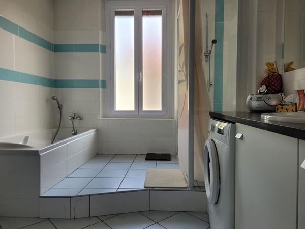 FAVERGES. APPARTEMENT DE 94.39M² AVEC CAVE ET GARAGE AU CENTRE VILLE