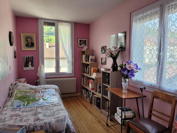 FAVERGES. APPARTEMENT DE 94.39M² AVEC CAVE ET GARAGE AU CENTRE VILLE