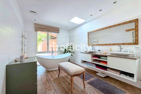 Maison
         6 pièces
        - 207 m² Bien prestige 995 000 € *